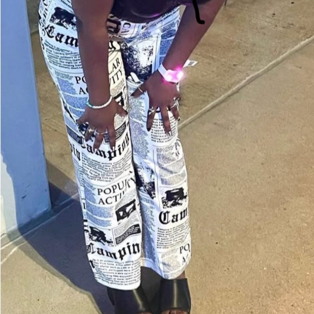 Newspaper Print Pants SHEIN Size Large Black & White